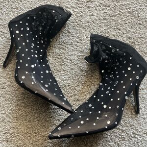 Elegant Black Stiletto Heels with Rhinestone Accents